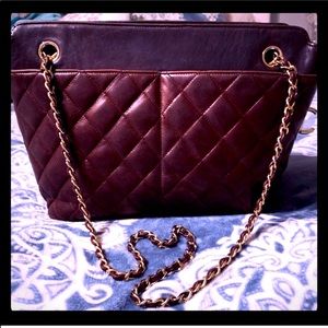 - Chanel vintage Matelasse Beautiful shoulder purse